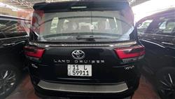 تۆیۆتا لاند کروزەر